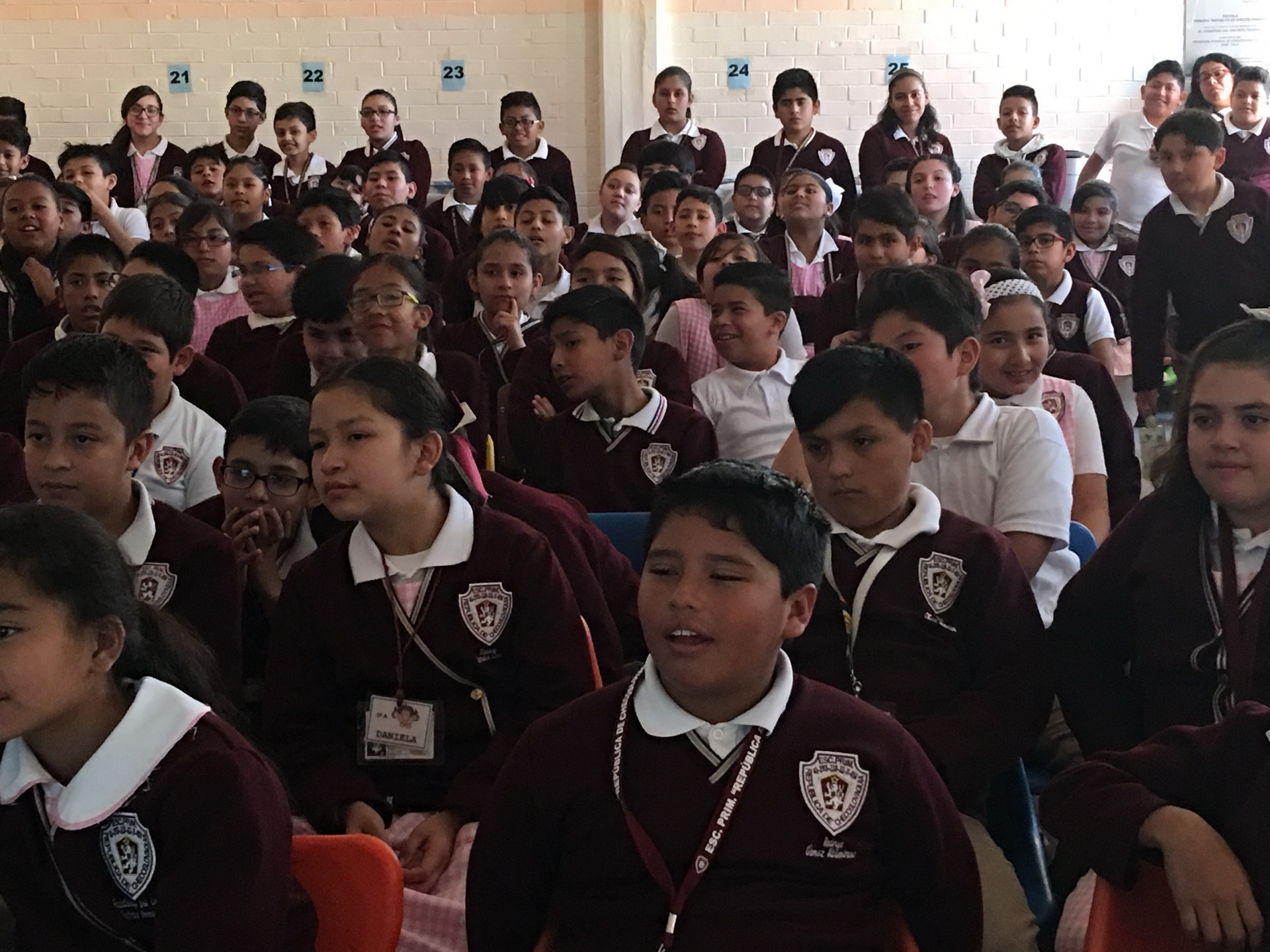 escuela_checoslquia_50_aniv-011.jpg